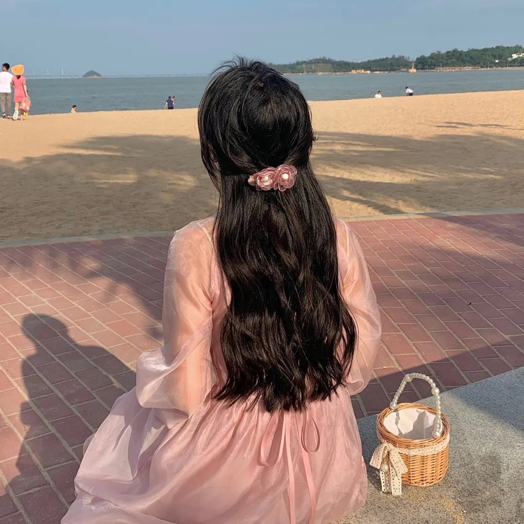 不再沉默的女孩